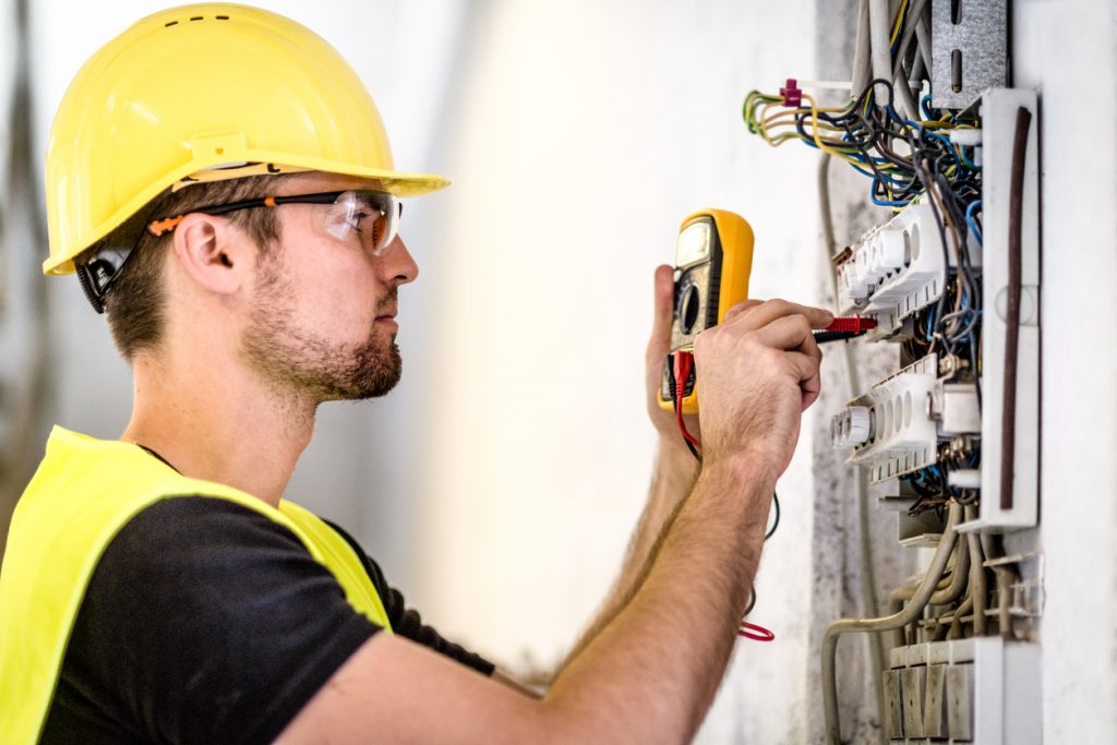 How to Maintain your Electrical Equipment Safe - SolderStick