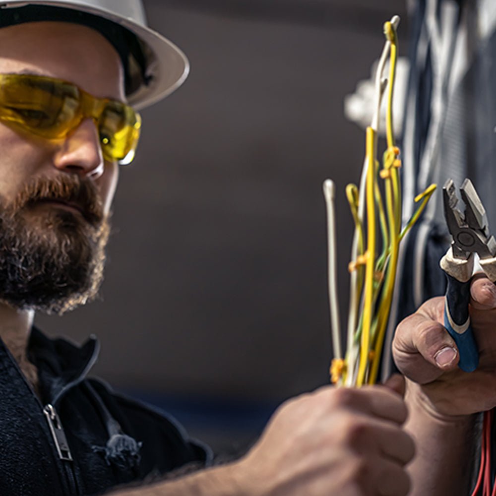 Remove Wire Retainers How to Safely Remove Wires from a Connector | SolderStick